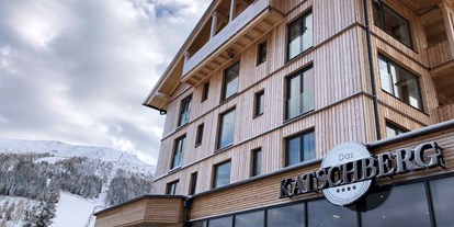 Familienhotel - Skikurs direkt beim Hotel - Kärnten - Winteraußenansicht - Das KATSCHBERG