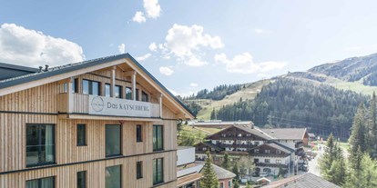 Familienhotel - Skikurs direkt beim Hotel - Kärnten - Sommeraußenansicht - Das KATSCHBERG