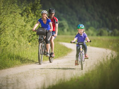 Familienhotel - Ponyreiten - Tirol - gratis Fahrradverleih - Familotel Landgut Furtherwirt