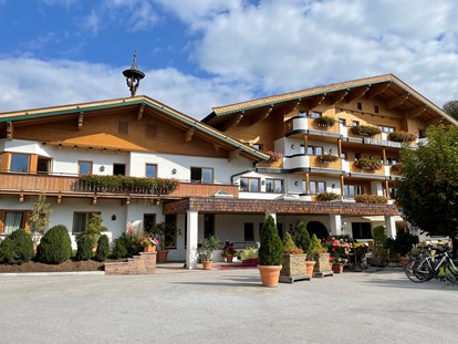 Familienhotel - Wellnessbereich - Tirol - Familotel Landgut Furtherwirt