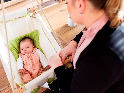 Familienhotel - Kinderbetreuung in Altersgruppen - Deutschland - Babylounge - Familotel Landhuus Laurenz