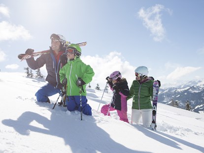 Familienhotel - Pools: Schwimmteich - Österreich - Skifahren mit der ganzen Familie - Familienhotel Botenwirt ***S