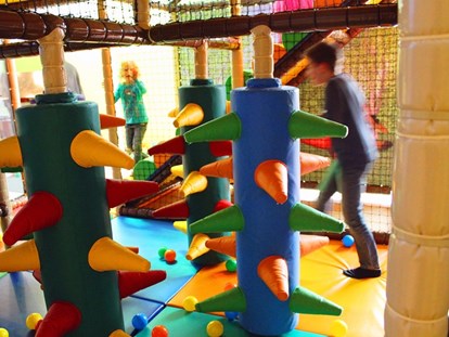Familienhotel - Spielplatz - Allgäu - Indoor Kinderspielwelt - Ferienclub Maierhöfen