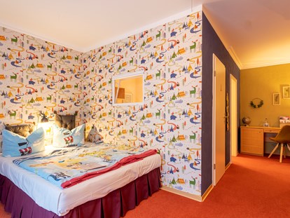 Familienhotel - Wesenberg (Mecklenburgische Seenplatte) - Kinder und Babyzimmer "Kinderreich" - Familotel Borchard's Rookhus