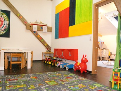 Familienhotel - Kinderbetreuung in Altersgruppen - Deutschland - Kinder-Spielraum - Gut Landegge Familotel Emsland