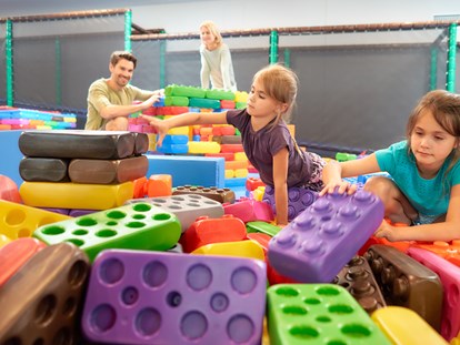 Familienhotel - Kinderbetreuung in Altersgruppen - Deutschland - Indoor-Erlebsniswelt - Familotel Schreinerhof