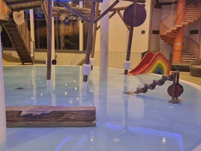 Familienhotel - Pools: Infinity Pool - Bayerischer Wald - Familotel Schreinerhof