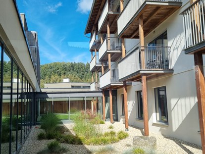 Familienhotel - Pools: Infinity Pool - Bayerischer Wald - Familotel Schreinerhof