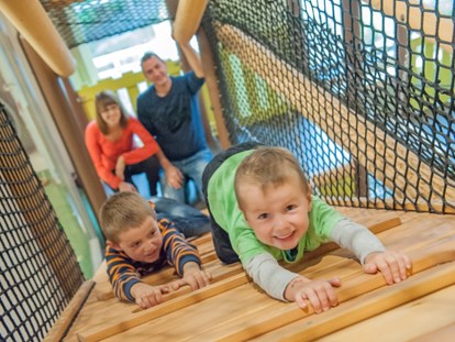Familienhotel - Kinderbetreuung in Altersgruppen - Deutschland - Spaß bei jedem Wetter in der Rabaukenburg - Familotel Landhaus zur Ohe