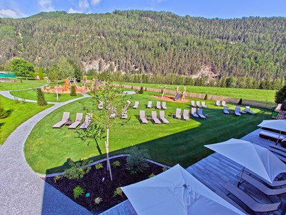 Familienhotel - Ponyreiten - Tirol - Garten - Hotel Truyenhof