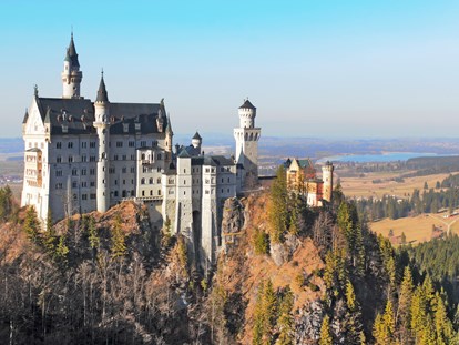 Familienhotel - Hallenbad - Allgäu - Schloss Neuschwanstein - Familotel Bavaria Pfronten