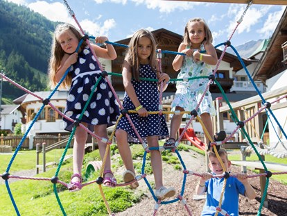 Familienhotel - Award-Gewinner - Tirol - Spielplatz - Alpenhotel Kindl