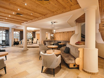 Familienhotel - Wellnessbereich - Tirol - Hotel Lobby - Alpenhotel Kindl