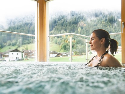 Familienhotel - Wellnessbereich - Tirol - Panoramawhirlpool - Alpenhotel Kindl