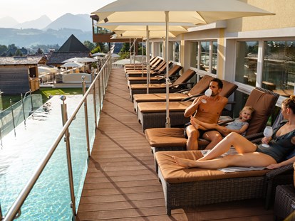Familienhotel - Pools: Schwimmteich - Österreich - Pool - Dilly - Das Nationalpark Resort