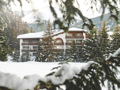 Familienhotel - Verpflegung: Halbpension - Schweiz - Aussenansicht Winter - Hotel Waldhuus Davos