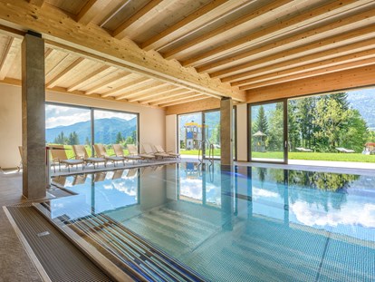 Familienhotel - Skikurs direkt beim Hotel - Kärnten - Panorama-Pool - Familienresort & Kinderhotel Ramsi