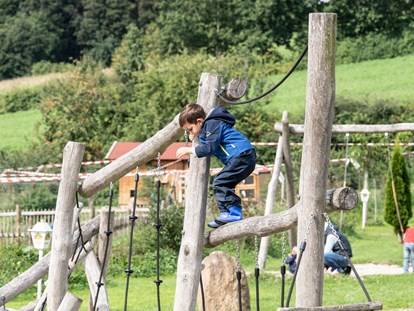 Familienhotel - Kinderbetreuung in Altersgruppen - Deutschland - Abenteuerspielplatz - Familotel Der Böhmerwald