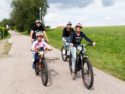 Familienhotel - Kinderbetreuung in Altersgruppen - Deutschland - gut ausgebautes Fahrradnetz direkt ab Hotel möglich. - Familotel Der Böhmerwald