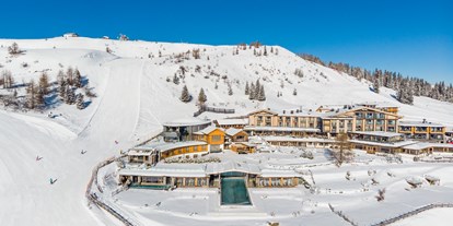 Familienhotel - Pools: Infinity Pool - Kärnten - Hotel direkt an der Piste - Mountain Resort Feuerberg