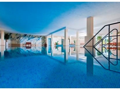 Familienhotel - Suiten mit extra Kinderzimmer - Rheinland-Pfalz - Hallenschwimmbad - Sporthotel Grafenwald