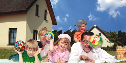 Familienhotel - Kinderbetreuung in Altersgruppen - Mecklenburg-Vorpommern - Ferienhäuser überwiegend reetgedeckt - Van der Valk Resort Linstow
