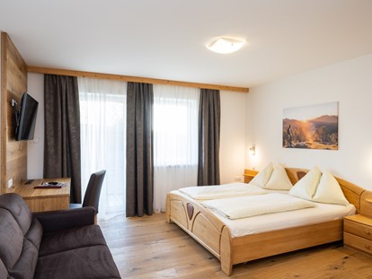Familienhotel - Skikurs direkt beim Hotel - Kärnten - Doppelzimmer "Auernig" - Hotel Eggerhof