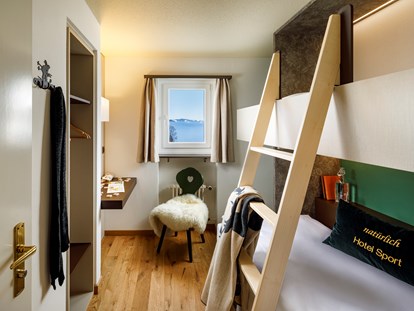 Familienhotel - Golf - Schweiz - Familienzimmer Superior | Kinderschlafzimmer mit Hochbetten - Hotel Sport Klosters