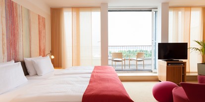 Familienhotel - Kinderbetreuung in Altersgruppen - Ostsee - Junior Suite Penthouse mit Ausblick - A- ROSA Travemünde