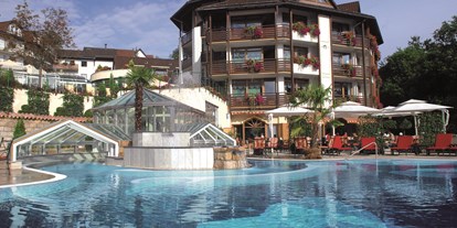 Familienhotel - Pools: Innenpool - Harz - Außenpool und Seeterrasse vom SPA & Wellness Resort Romantischer Winkel - Romantischer Winkel - RoLigio® & Wellness Resort