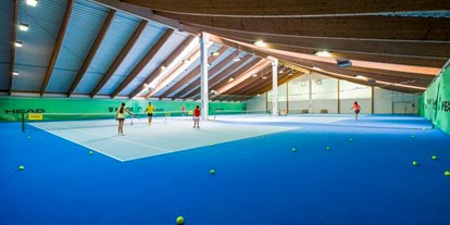 Familienhotel - Teenager-Programm - Oberösterreich - Tennishalle Aldiana Club Ampflwang - Aldiana Club Ampflwang