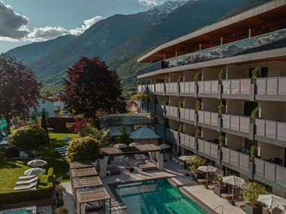 Familienhotel - Sauna - Südtirol - Außenansicht - Hotel das Paradies