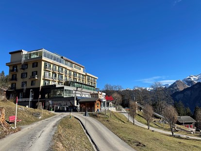 Familienhotel - Suiten mit extra Kinderzimmer - Schweiz - Aussenansicht - Märchenhotel Braunwald