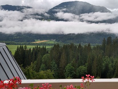 Familienhotel - Ladestation Elektroauto - Österreich - Sicht auf zimmer - Hotel Glocknerhof