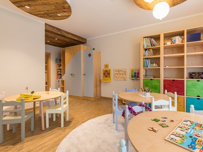 Familienhotel - Kinderbetreuung in Altersgruppen - Deutschland - Toni's Kinderklub - MONDI Resort Oberstaufen