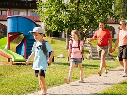 Familienhotel - Kinderbetreuung in Altersgruppen - Deutschland - Familie - MONDI Resort Oberstaufen