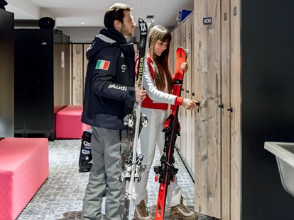 Familienhotel - Wellnessbereich - Tirol - Skiraum mit Skiverleih (Direkt im Hotel) - Aktiv-& Wellnesshotel Bergfried