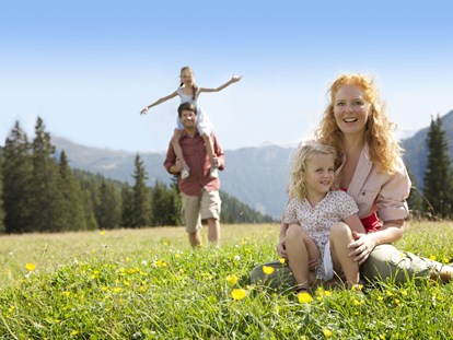 Familienhotel - Oberstdorf - im Sommer geht es mit der Super Sommer Card rauf auf den Berg - Kinderhotel Laderhof
