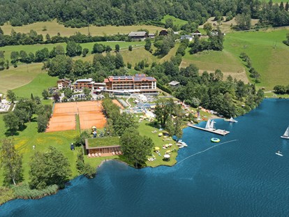 Familienhotel - Pools: Schwimmteich - Österreich - Resort im Sommer - Familien- & Sportresort Brennseehof