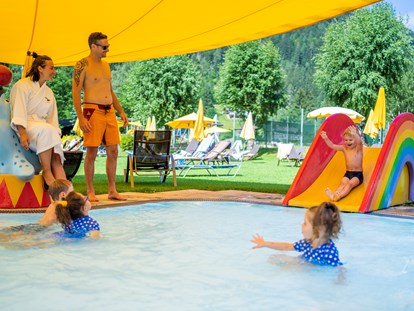 Familienhotel - Pools: Schwimmteich - Österreich - Familien- & Sportresort Brennseehof
