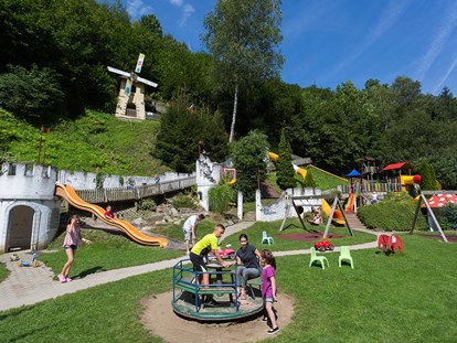 Familienhotel - Umgebungsschwerpunkt: Fluss - Kärnten - Smileys Spielplatz  - Smileys Kinderhotel 