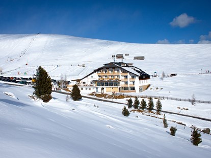Familienhotel - Skikurs direkt beim Hotel - Kärnten - Hotel Schneekönig im Winterwelt - Familienhotel Schneekönig