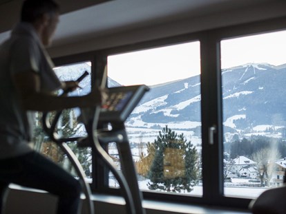 Familienhotel - Sauna - Südtirol - Fitnessstudio mit Ausblick - Garberhof Dolomit Family
