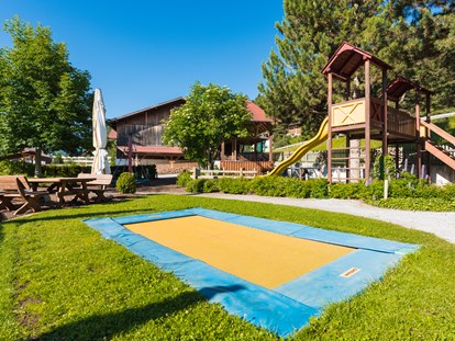 Familienhotel - Ponyreiten - Tirol - hotelexklusiver Spielepark  - Furgli Hotels