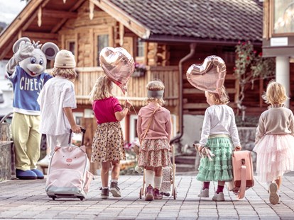 Familienhotel - Kinderbetreuung - Österreich - Ein großes Herz für die Kleinsten - Alpin Family Resort Seetal