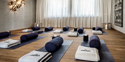 Familienhotel - Reitkurse - Schweiz - Yoga Raum - Tschuggen Grand Hotel