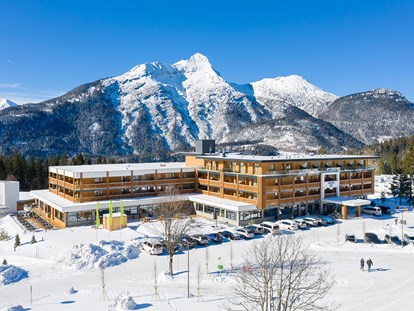 Familienhotel - Wellnessbereich - Tirol - Winteransicht - Zugspitz Resort 4*S