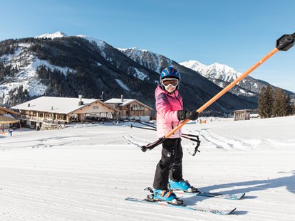 Familienhotel - Ponyreiten - Tirol - Skifahren bis vor die Hoteltür - Almfamilyhotel Scherer****s - Familotel Osttirol