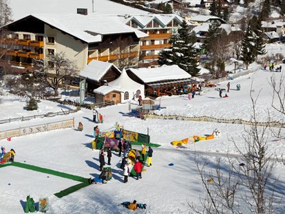 Familienhotel - Skikurs direkt beim Hotel - Faak am See - Hotel direkt an der Piste  - Familien- & Sporthotel Kärntnerhof