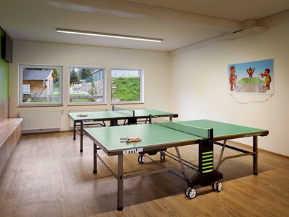Familienhotel - Suiten mit extra Kinderzimmer - Kitzbühel - Tischtennis - Das Familien-Clubhotel Wolkensteinbär